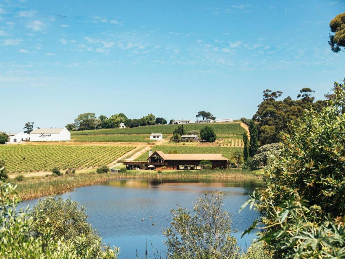 The Log Cabin Lodge 斯泰伦博斯 外观 照片